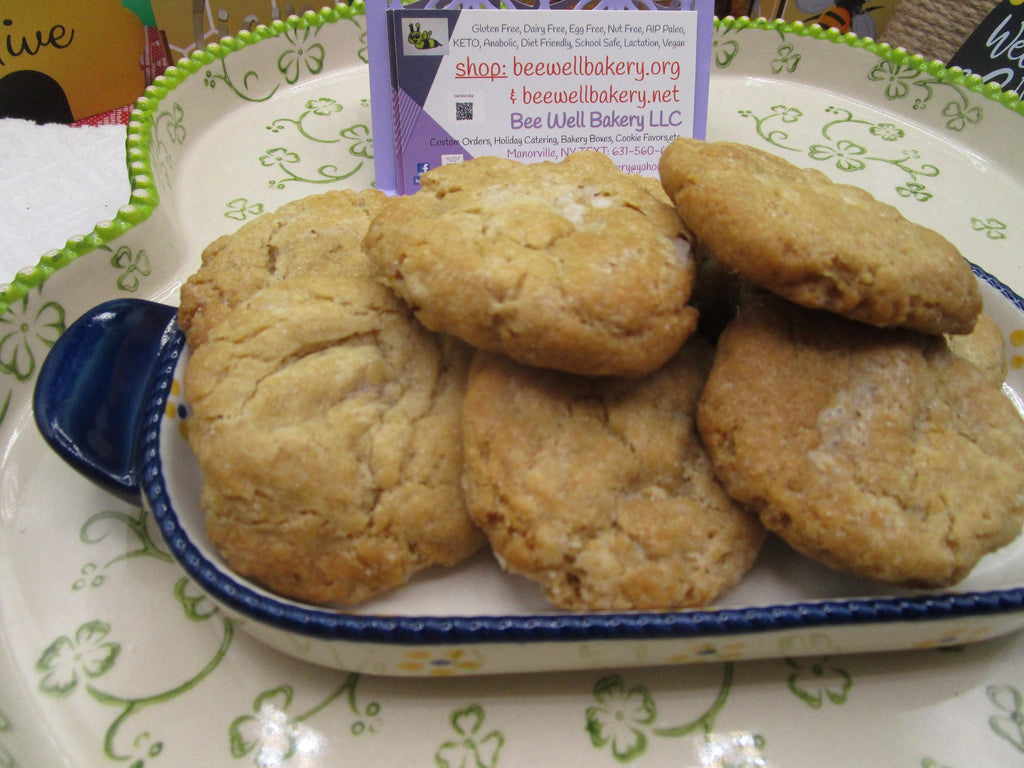 GF WHITE MACADAMIA NUT CHOCOLATE CHIP COOKIE / VEGAN