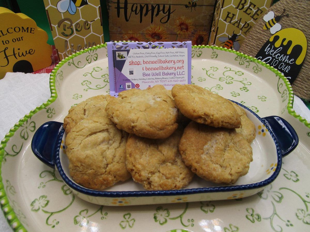 GF WHITE MACADAMIA NUT CHOCOLATE CHIP COOKIE / VEGAN
